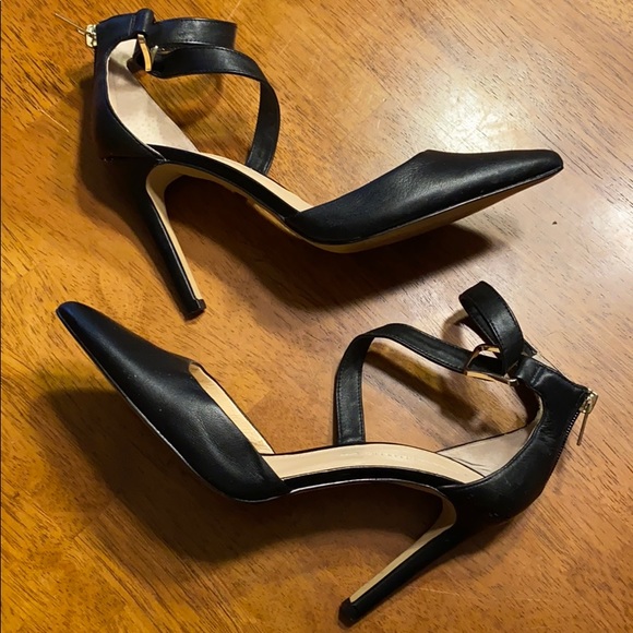 Banana Republic Black Pumps - Picture 6 of 8